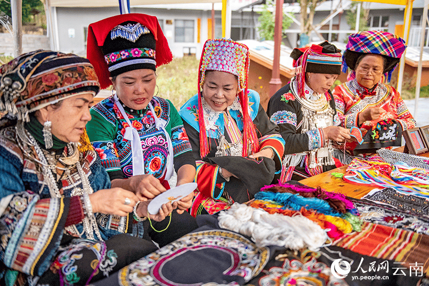 巧手織夢 雲南省文山州刺繡大賽落幕