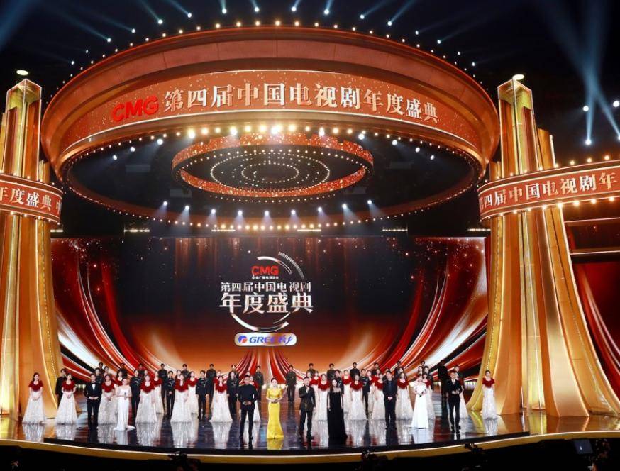 “全家移民”真相大白僅半年，43歲孫儷再傳喜訊，張藝謀真沒撒謊