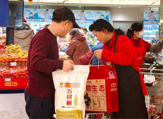 從貨架蔓延到餐桌 年味消費在超市中釋放